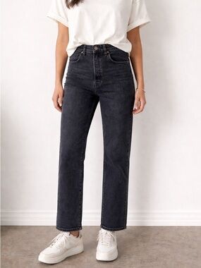 Levi's Black Rib Cage Straight Ankle Jeans with a Button Fly